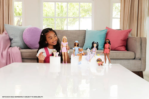 Barbie Fashion & Beauty Muñeca Looks Iguales Malibú y Perrito