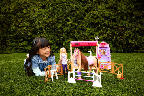 Barbie Detective La Gran Carrera de Caballos Set de Juego Establo de los Sueños